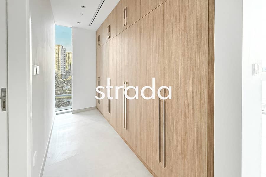 Spacious | Pool View | Available Now - Image 11