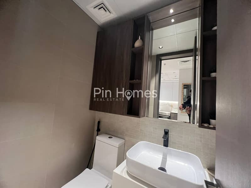 Fully Furnished | With Balcony | Near Metro - Image 17