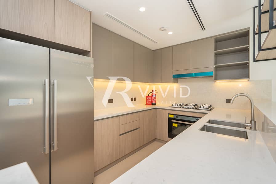 Internal | Kitchen Equipped | Near Park and Pool