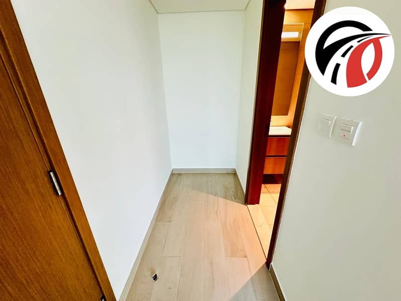 HOT OFFER || EXQUISITE APARTMENT || PRIME LOCATION|| READY TO MOVE - Image 9