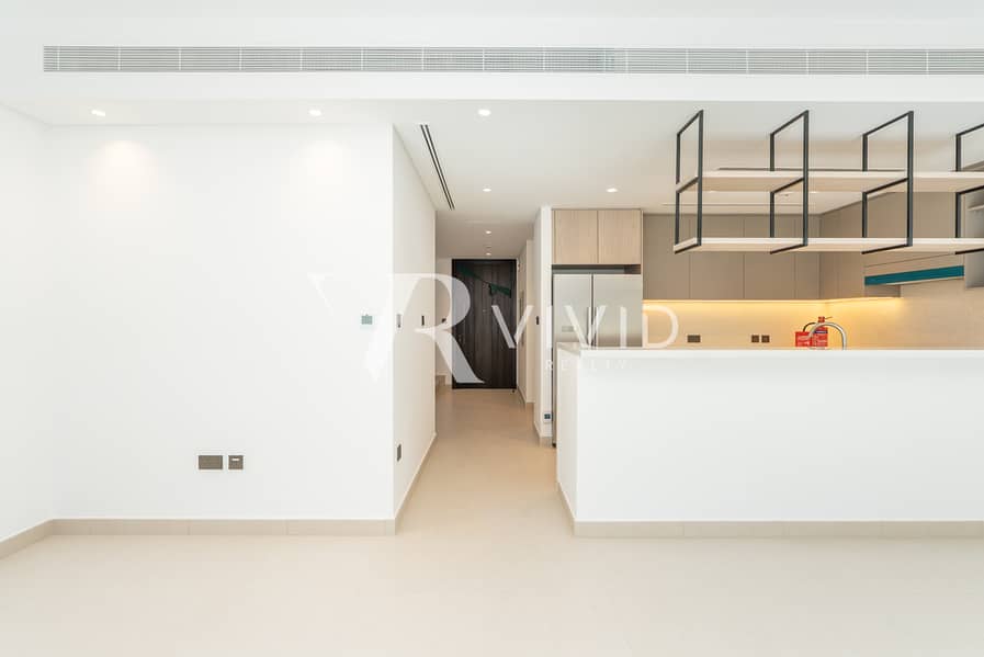 Internal | Kitchen Equipped | Near Park and Pool