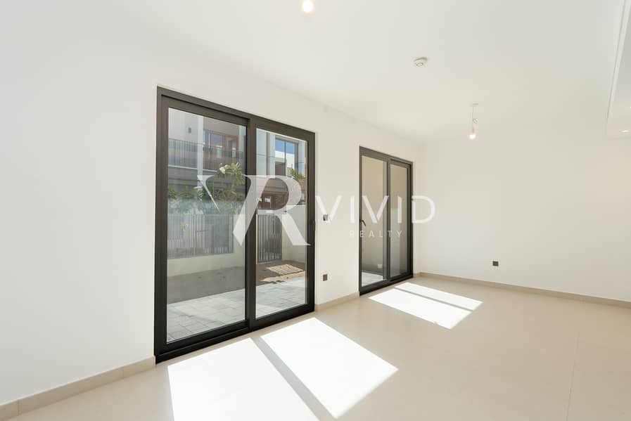 Internal | Kitchen Equipped | Near Park and Pool - Image 8