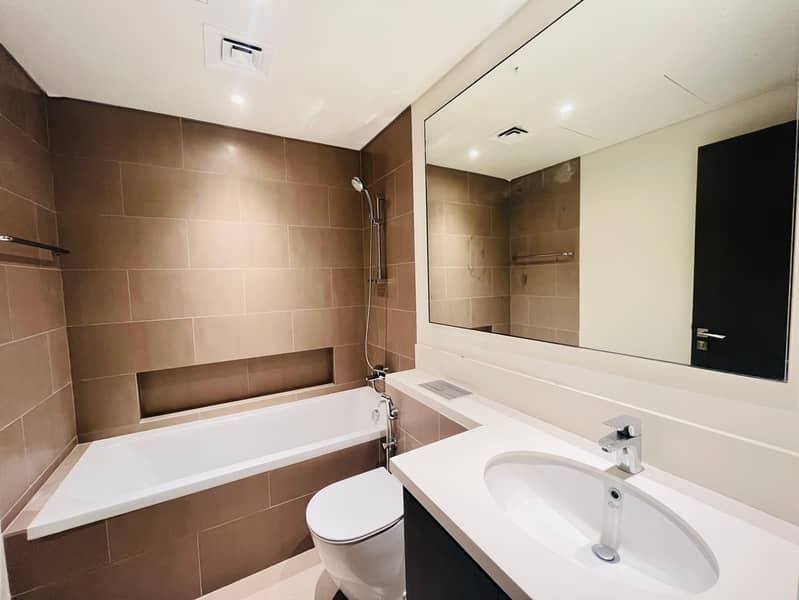 FULL CREEK VIEW 3-BHK READY TO MOVE IN - Image 18