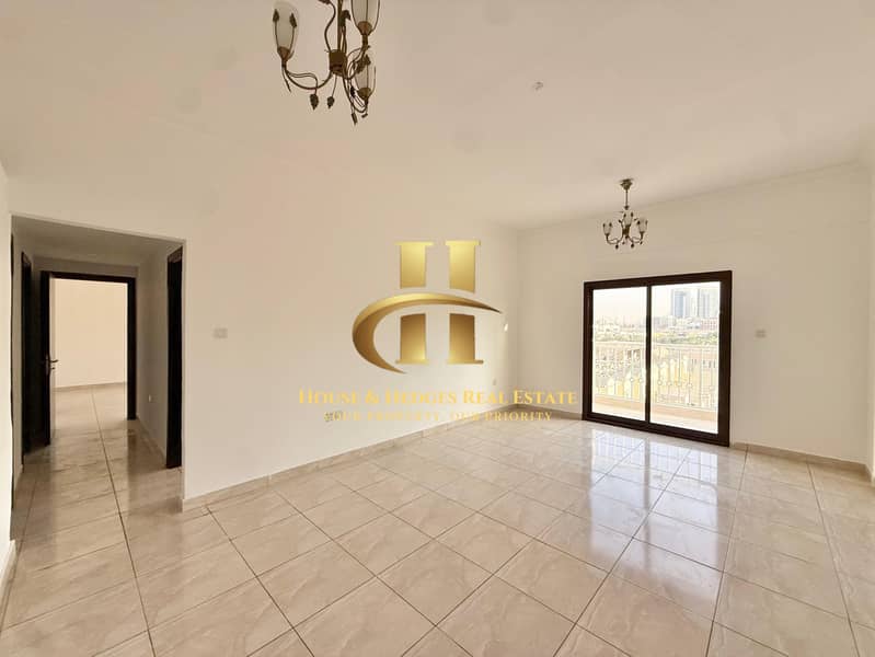 Spacious Unit | Close Kitchen | Separate Laundry - Image 6