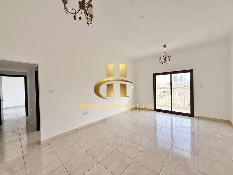 Spacious Unit | Close Kitchen | Separate Laundry - Image 12