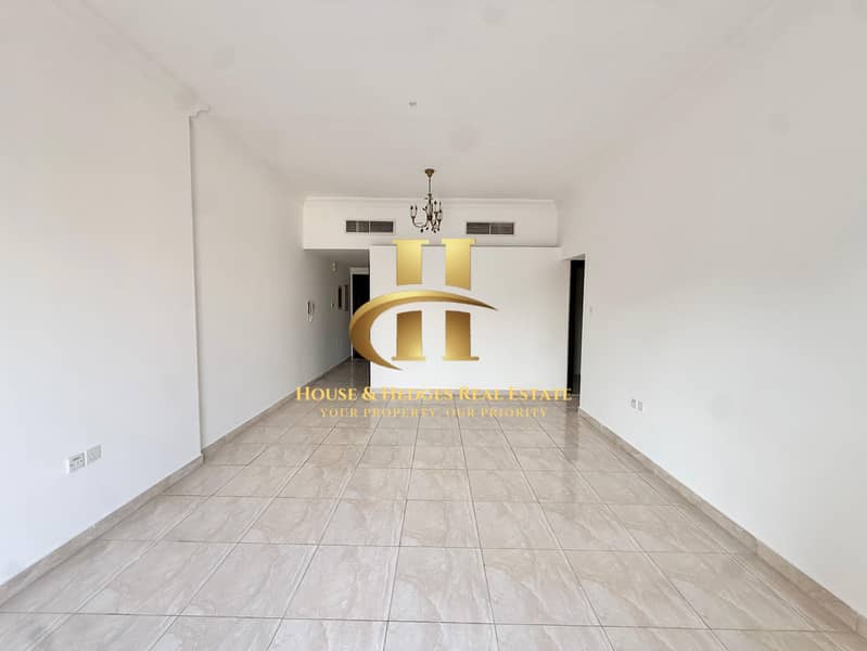 Spacious Unit | Close Kitchen | Separate Laundry - Image 15