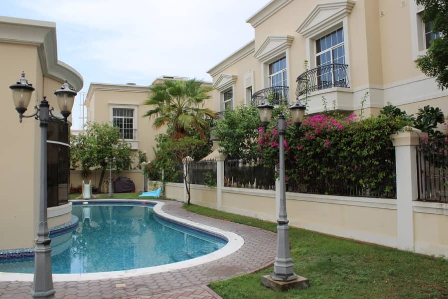 PRESTIGIOUS 3BR COMPOUND VILLA IN UMM SUQUEIM