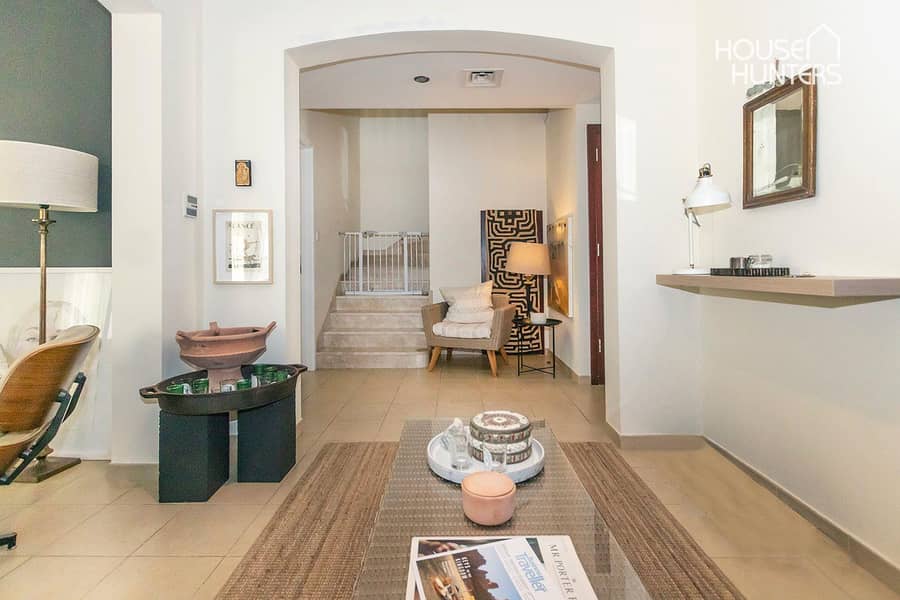 Stunning Contemporary Villa | Spacious Layout