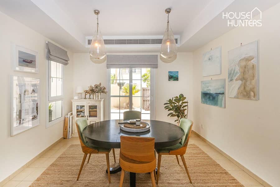 Stunning Contemporary Villa | Spacious Layout - Image 7