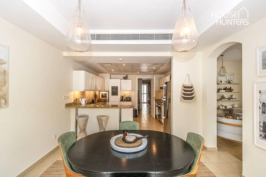 Stunning Contemporary Villa | Spacious Layout - Image 10