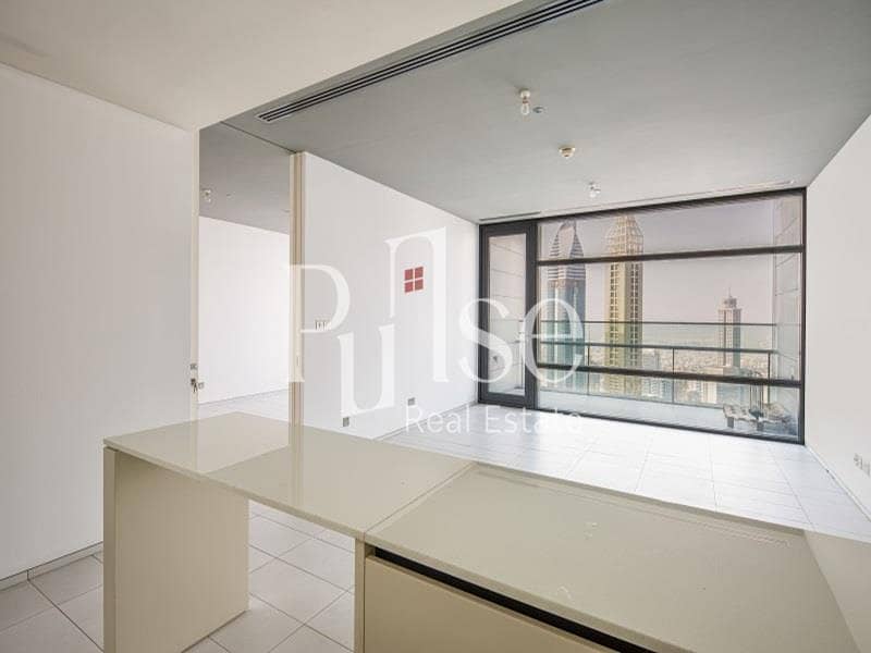 Spacious 1BR | High Floor | DIFC and Sea Views