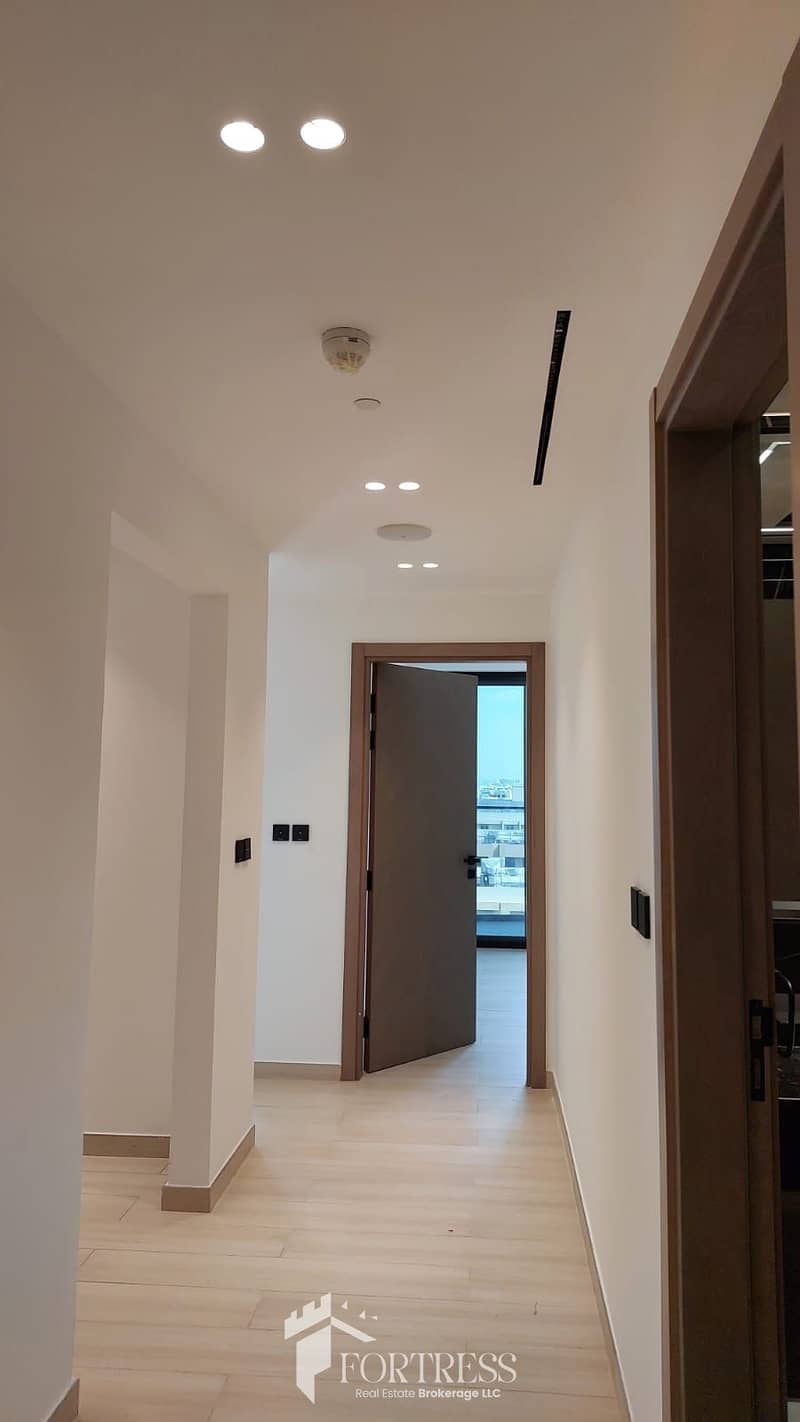 BRIGHT 1 BR | PRIME LOCATION | COMMUNITY VIEW