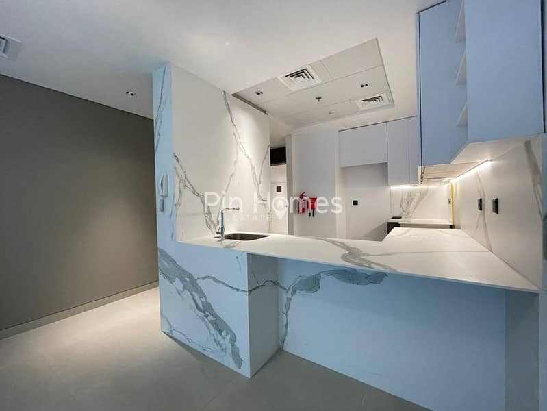 Unfurnished | Prime Location | With Balcony - Image 7