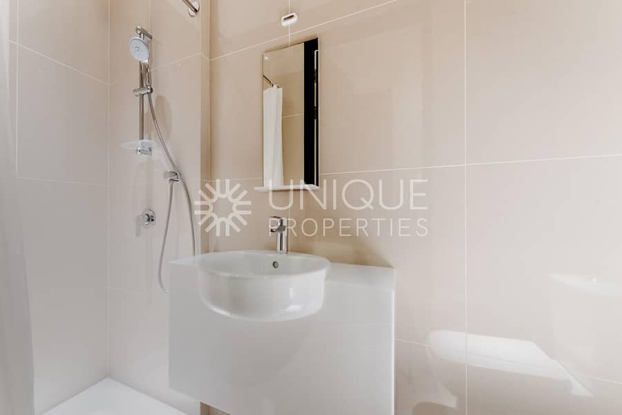 Luxury Furnished | Burj Khalifa View | High Floor - Image 30