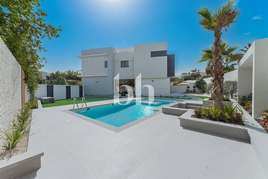 All Ensuite BR | Corner Unit | Fully Upgraded Home