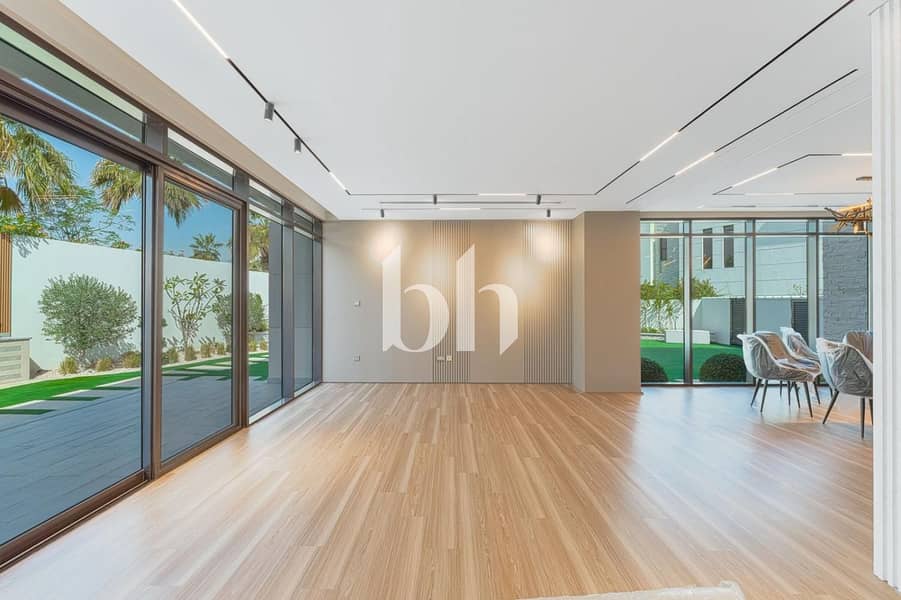 All Ensuite BR | Corner Unit | Fully Upgraded Home