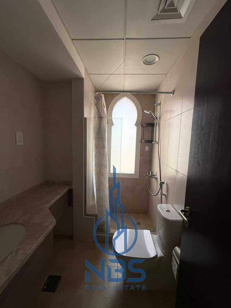 Unfurnished | Vacant | Community View - Image 13