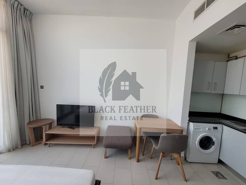 FREE CHILLR // LARGE FURNISHED STUDIO // VACANT // NEAR TO METRO