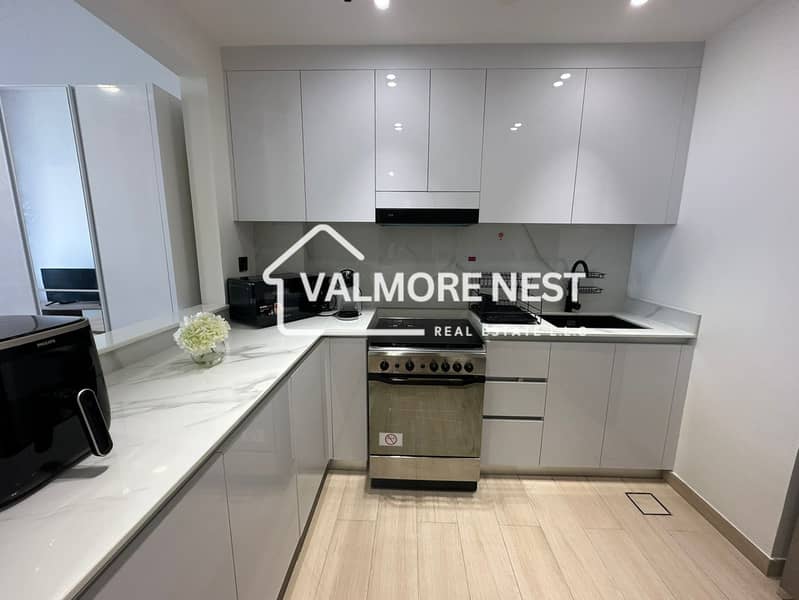 Premium furnished unit with great amenity I Modern & elegance I Prime spot