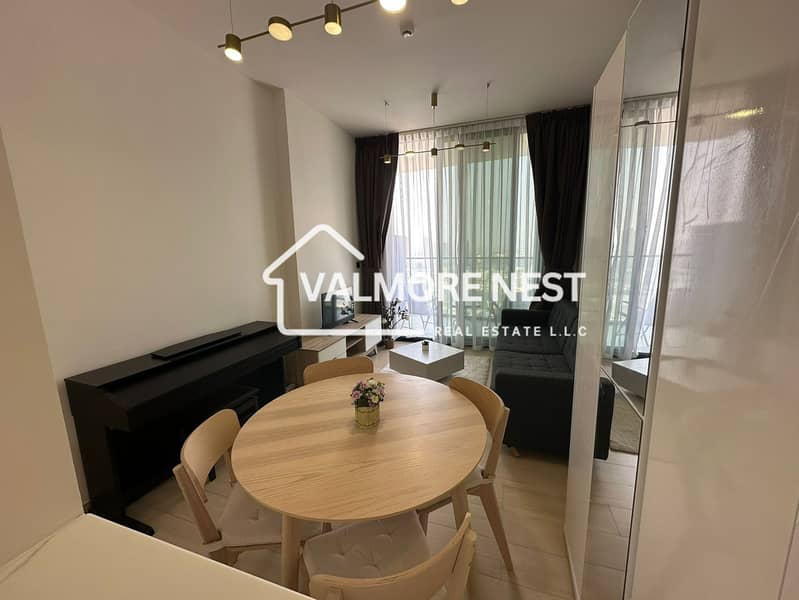 Premium furnished unit with great amenity I Modern & elegance I Prime spot