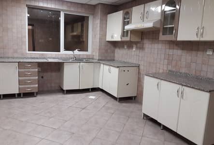 DON'T MISS THIS STUNNING OFFER HUGE SIZE (2200 SQFT) 3 BR WITH MAID ROOM + 4 WASHROOM DON'T MISS THIS STUNNING OFFER HUGE SIZE (2200 SQFT) 3 BR WITH MAID ROOM + 4 WASHROOM