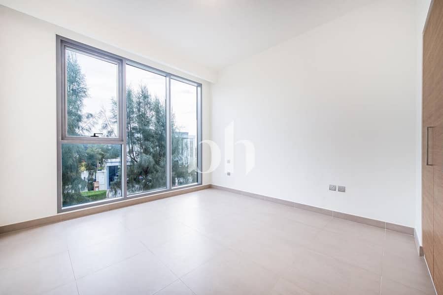 Single Row | Large corner Plot | Vacant Now - Image 6