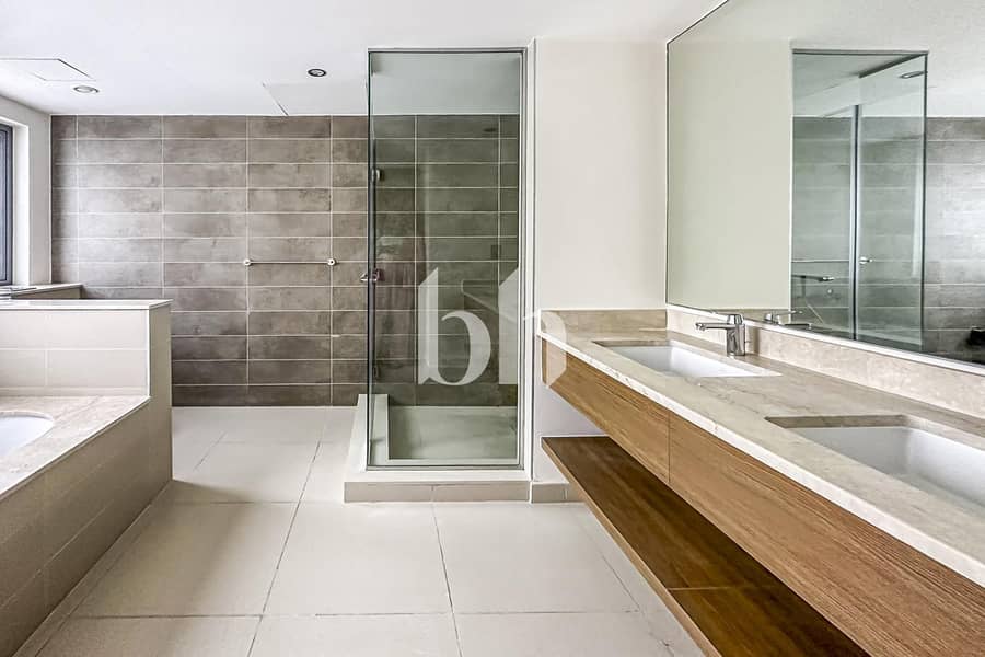 Single Row | Large corner Plot | Vacant Now - Image 8