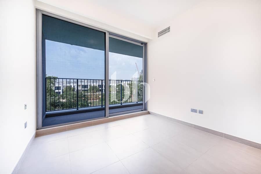 Single Row | Large corner Plot | Vacant Now - Image 13