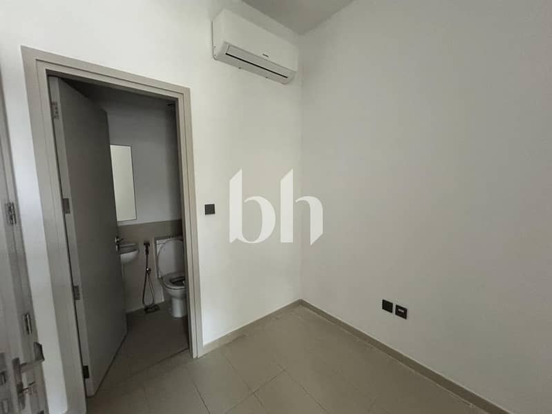 Park Facing | Single Row | Vacant Now | Flex Cheqs - Image 19