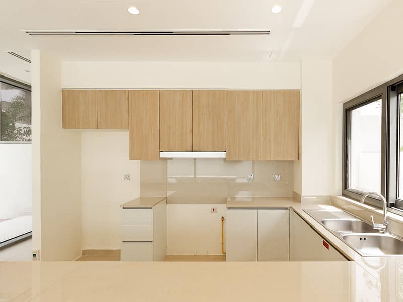 Single Row / Vacant / Swimming Pool / 3BR + Maid - Image 6