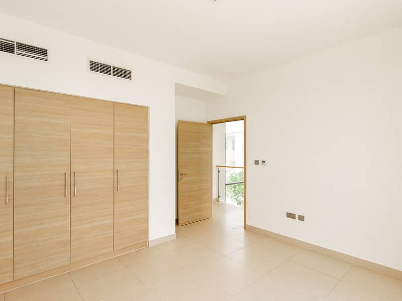 Single Row / Vacant / Swimming Pool / 3BR + Maid - Image 10