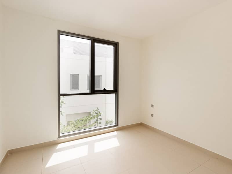 Single Row / Vacant / Swimming Pool / 3BR + Maid - Image 13