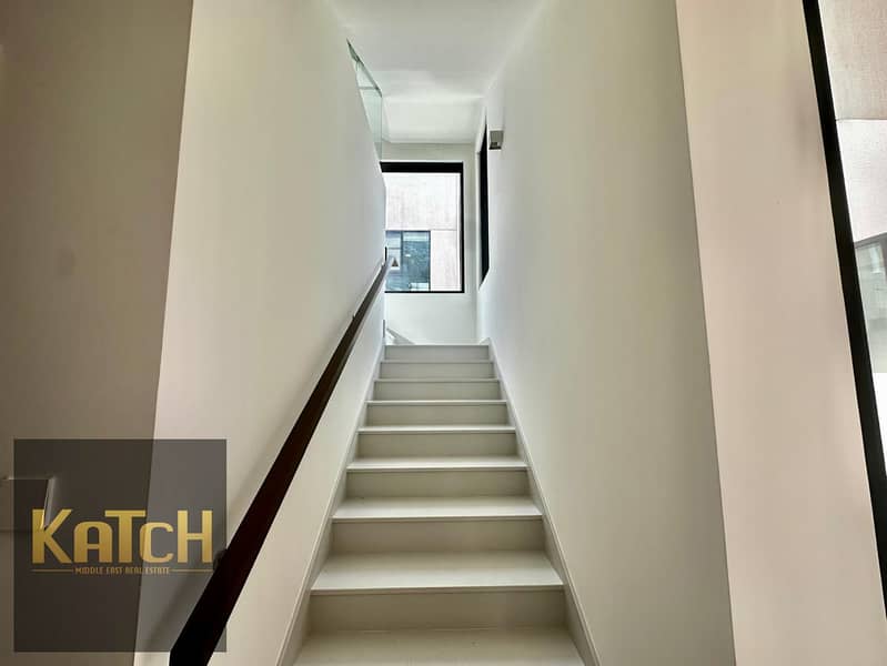 Spacious 4BR Villa with Maid’s Room | Chiller-Free | Maintenance-Free - Image 10