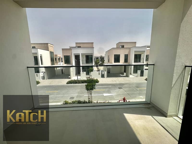 Spacious 4BR Villa with Maid’s Room | Chiller-Free | Maintenance-Free - Image 30