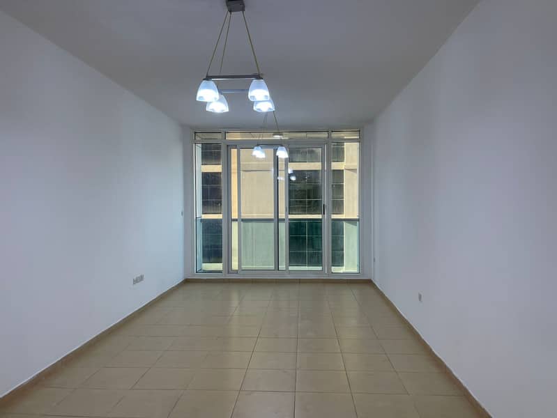 Very Specious Apartment Chiller Free