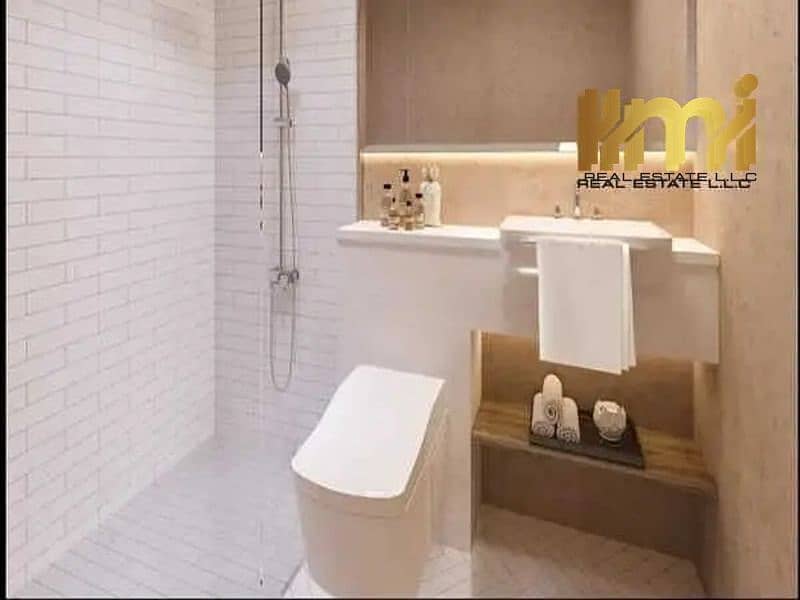 Best Layout | Waterfront | Handover Soon| Prime Location - Image 8