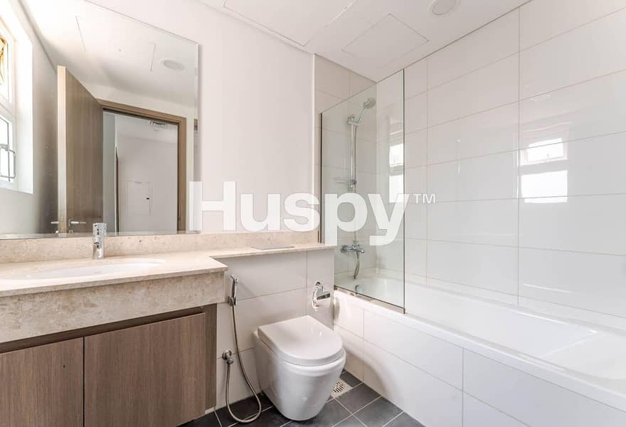 Vacant | Exclusive | Near Amenities - Image 9