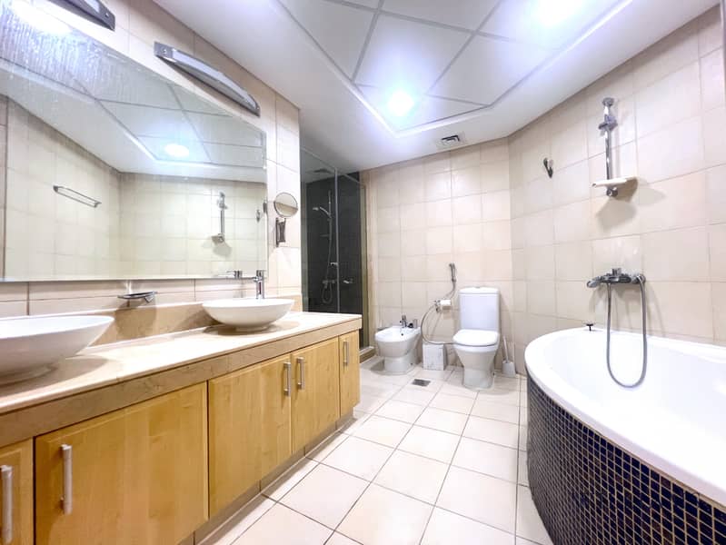 Park-Facing | Beach Access |Spacious Family Layout - Image 11