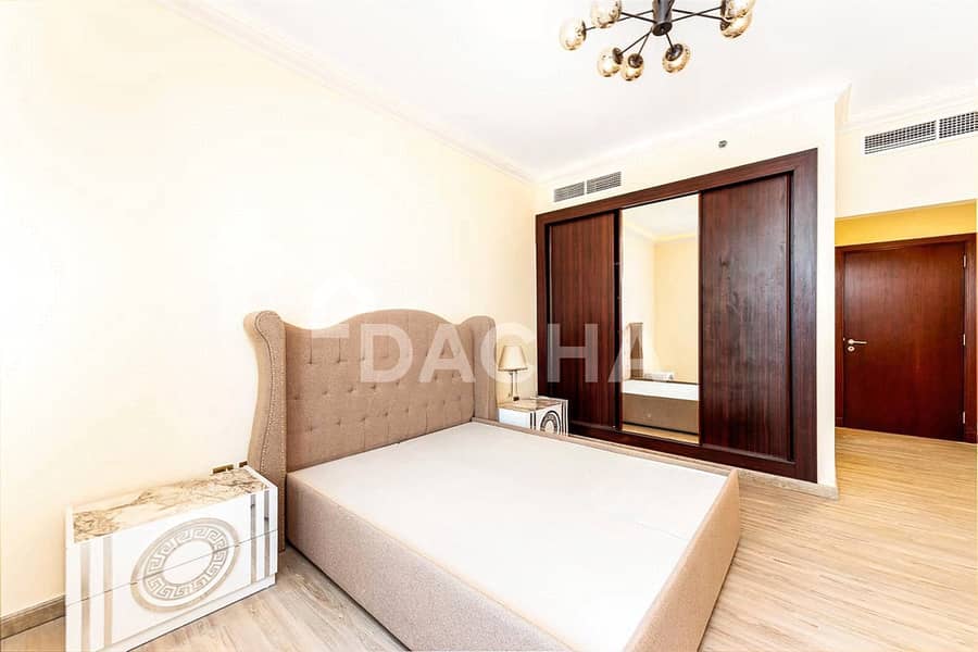 PENTHOUSE | Fully Upgraded | Vacant - Image 11