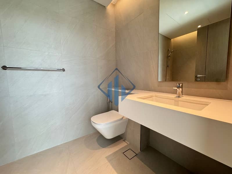 2BR Beachfront I Close to Wynn I Kitchen Equipped - Image 11