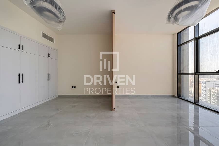 Brand New Studio | No Commission | Park View