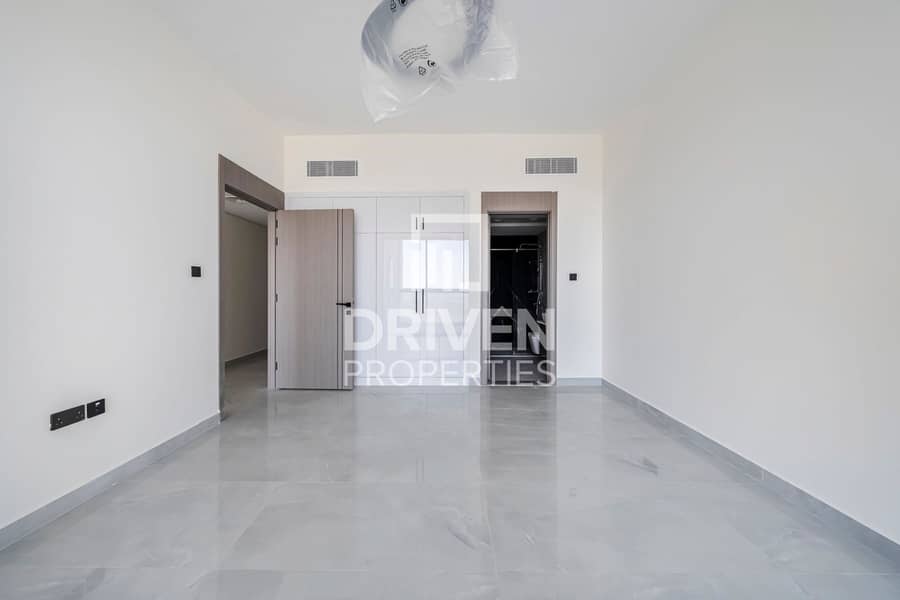 Brand New Apt | Community Facing View | Vacant - Image 6