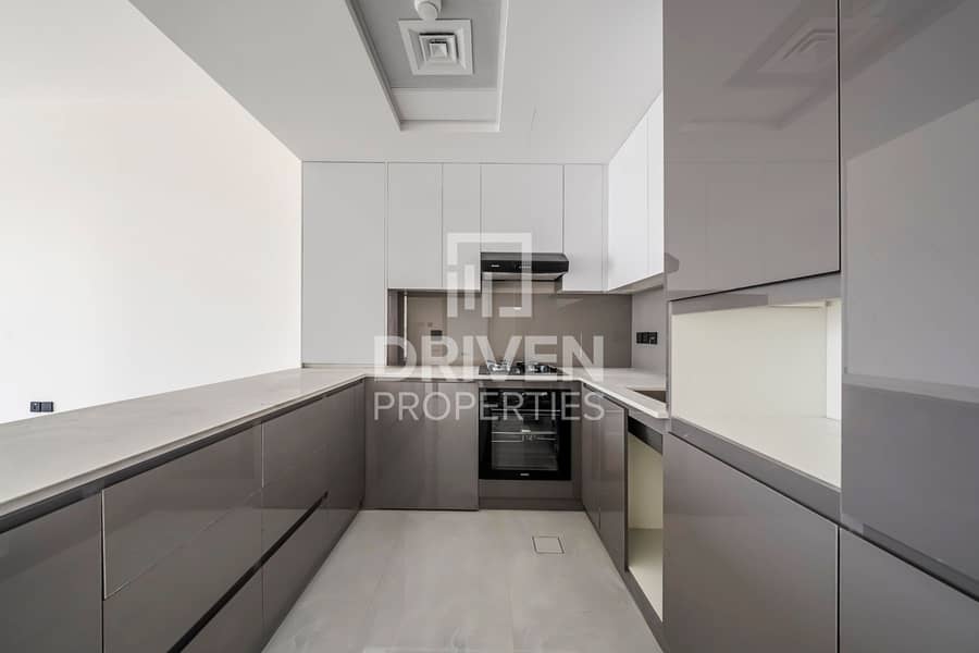 Brand New Apt | Community Facing View | Vacant - Image 8