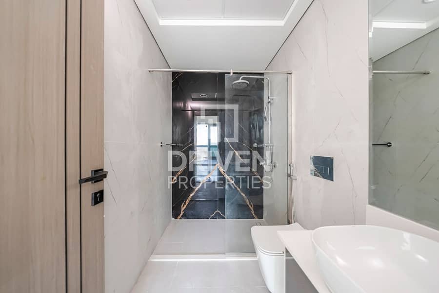 Brand New Apt | Community Facing View | Vacant - Image 11