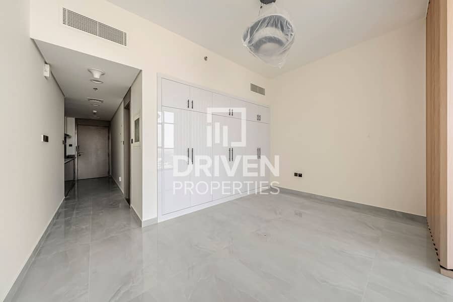 Brand New Studio | No Commission | Park View