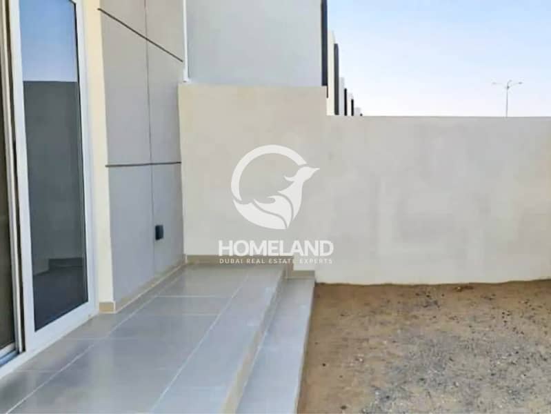 Spacious Layout | Corner Unit | Large Plot