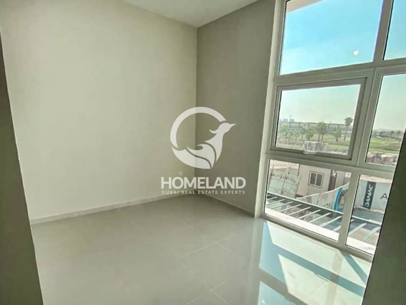 Spacious Layout | Corner Unit | Large Plot - Image 6