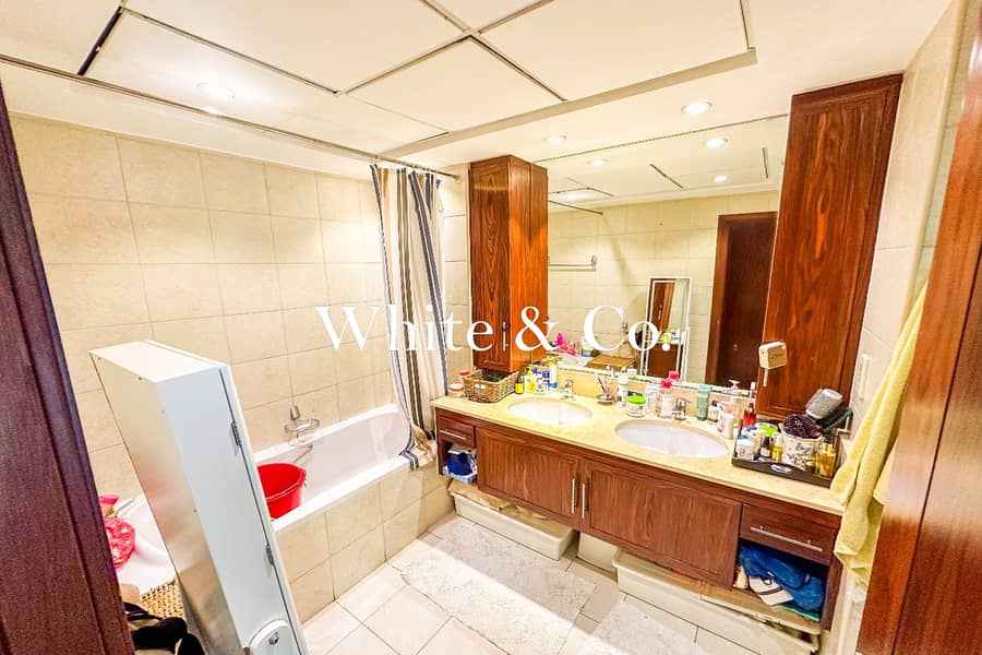 3BR plus Maids | Full Burj | Perfect Reno - Image 8