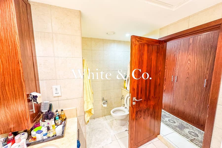 3BR plus Maids | Full Burj | Perfect Reno - Image 10