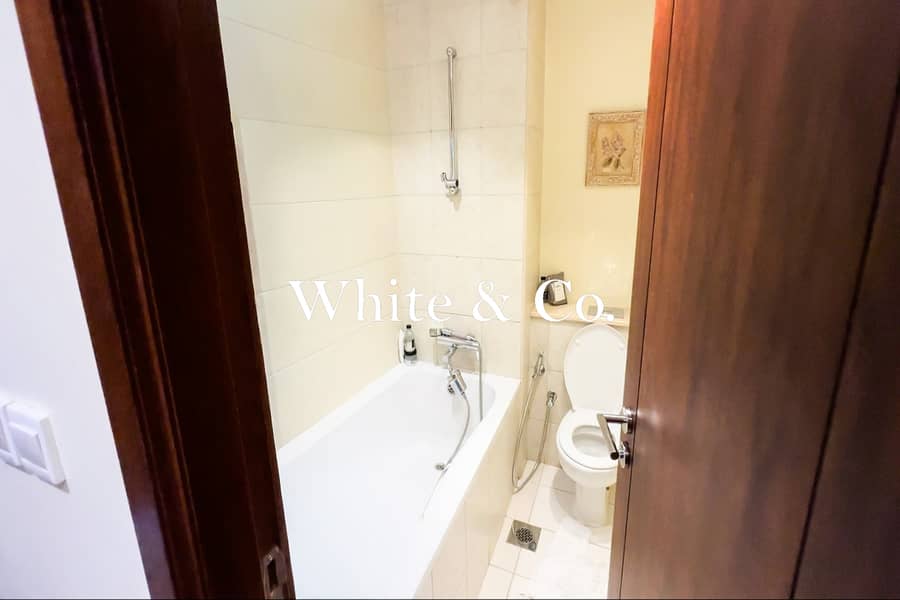 3BR plus Maids | Full Burj | Perfect Reno - Image 11